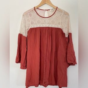 Umgee Boho Lace embroidered Neutral Tunic Blouse Women Size Small Like New